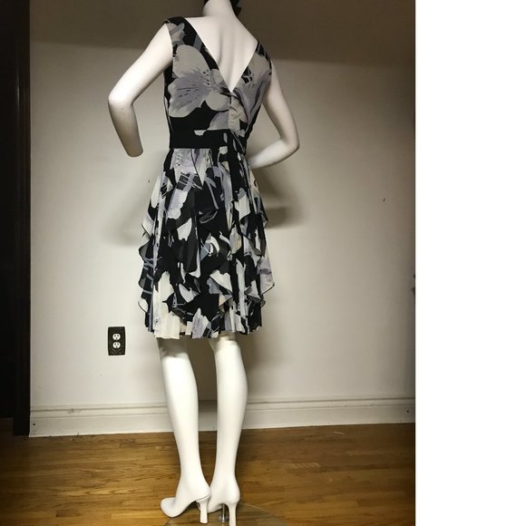 Le Chateau Lilac Purple Lavender Floral Swing ruffle pleated cocktail dress NWT - Picture 7 of 12